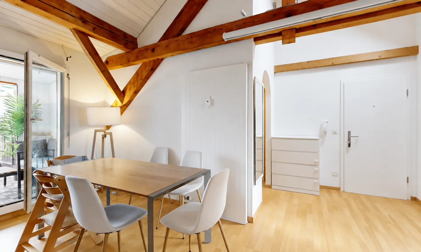 Charmante appartement sous les combles de 3,5 pièces avec balcon dans un endroit calme à Bâle - Photo 5 sur 11