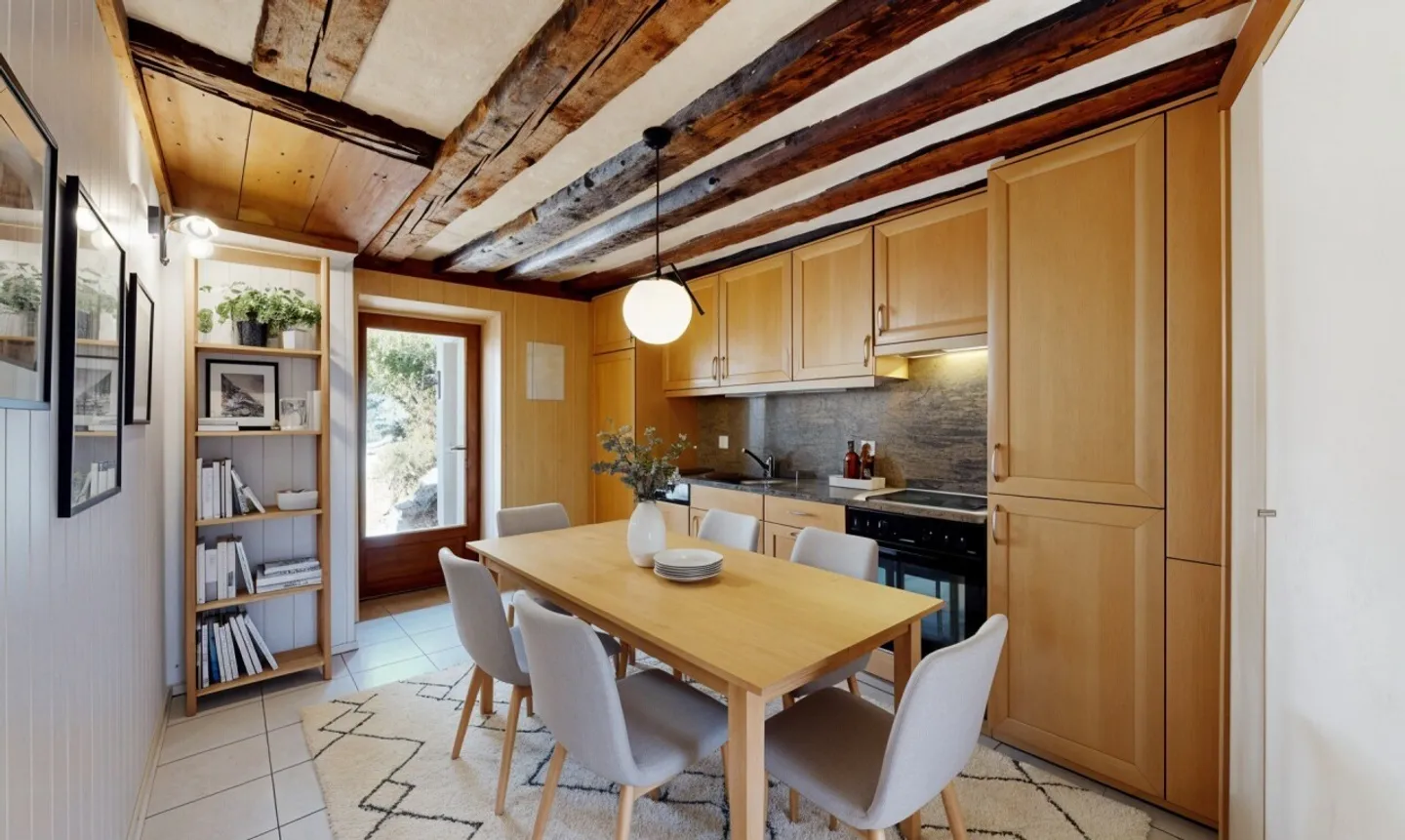 Charming house with great potential and breathtaking view - Photo 8 of 11