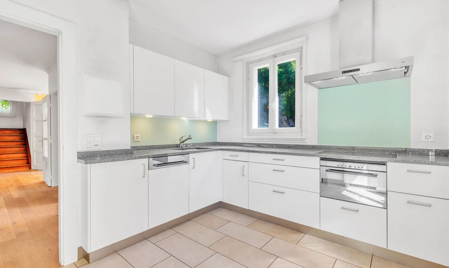 Luxuriöses Wohnen in Seenähe mit zusätzlicher Ausbaufläche - Foto 10 von 13