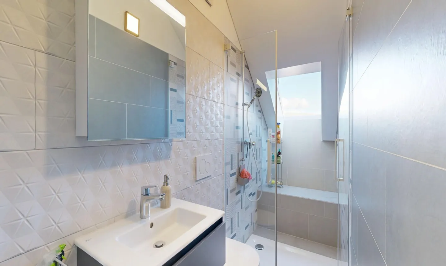 Family Villa with Terraces in Ecublens - Photo 10 of 11