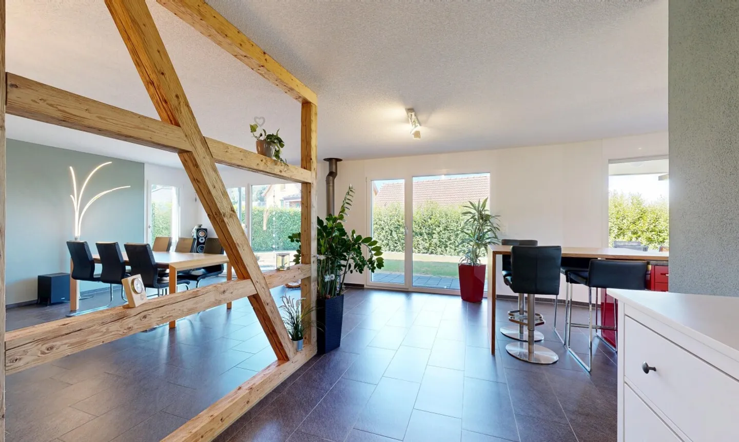 Charming family house with idyllic garden - Photo 7 of 11