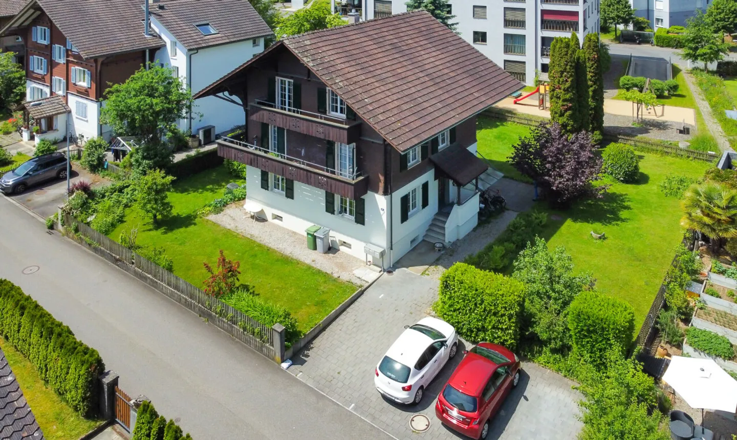 Charmantes Mehrfamilienhaus - Foto 1 von 11