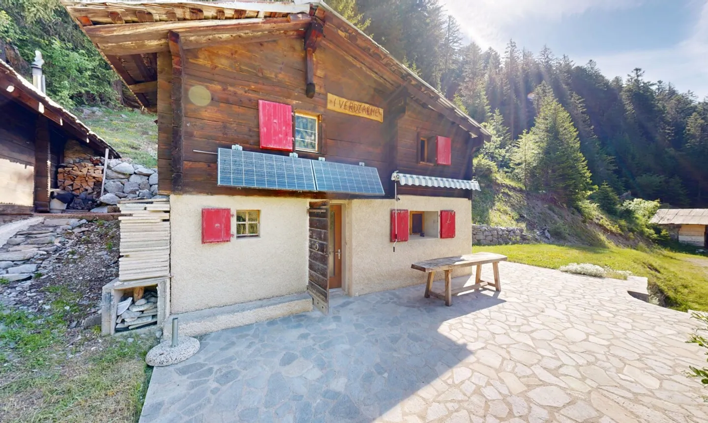 Renovated Mayen along a private path Savièse/Sanetsch easily accessible - Photo 10 of 11