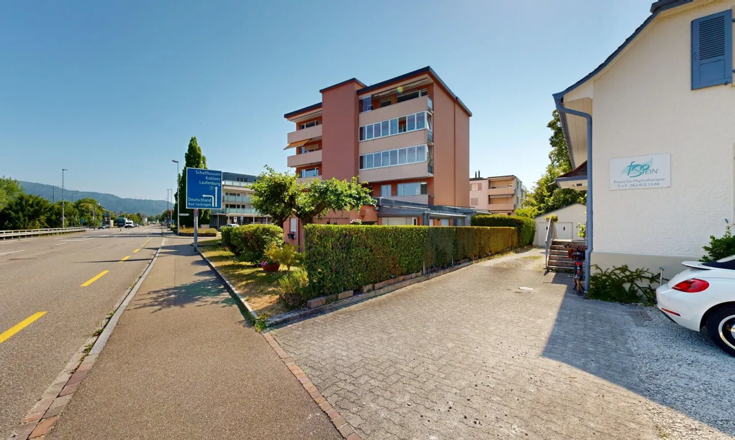 Appartement lumineux de 4,5 pièces avec balcon et vue sur le Rhin à Stein AG - Photo 1 sur 11