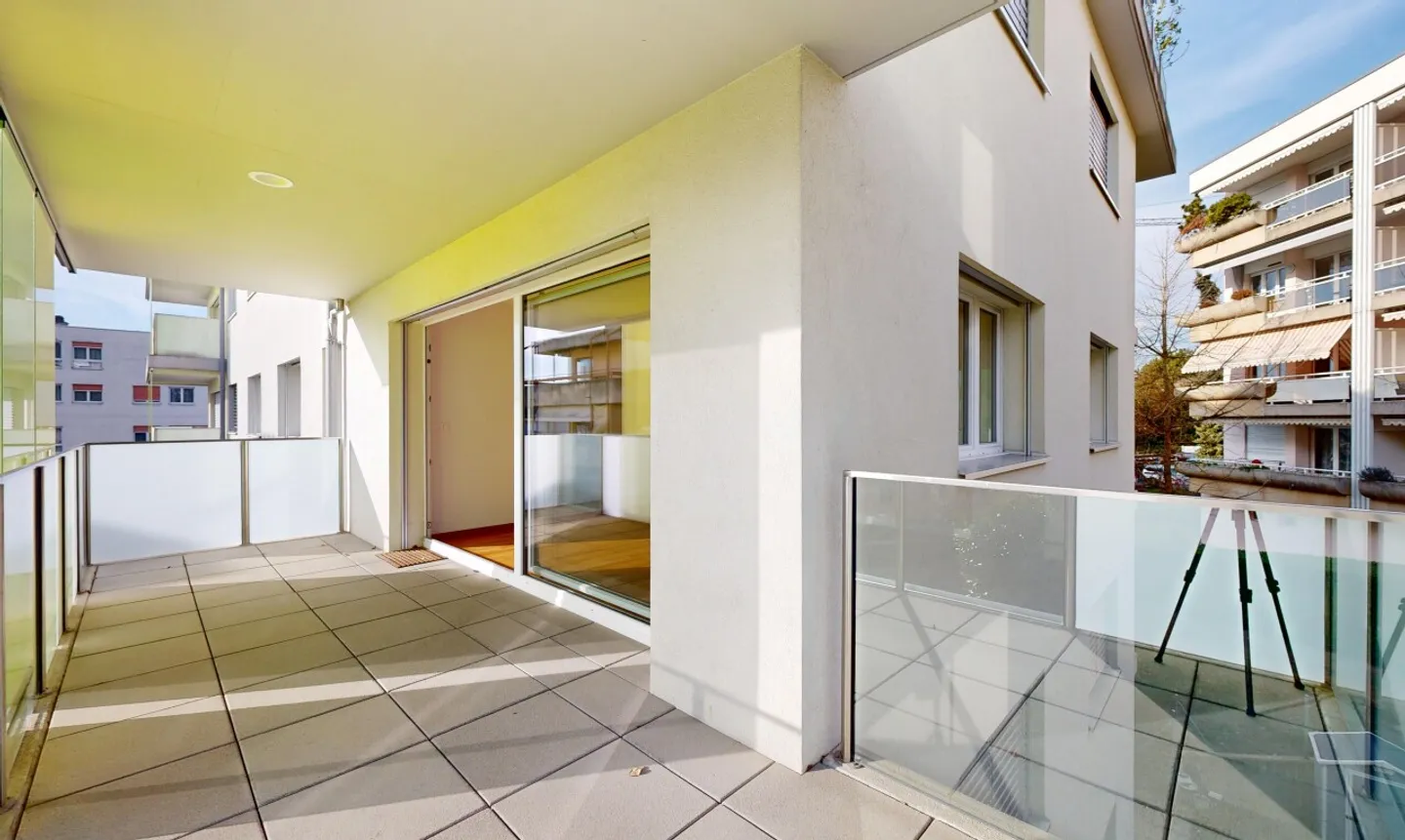 Large 4.5-room apartment in a peaceful neighborhood of Chailly - Photo 5 of 11