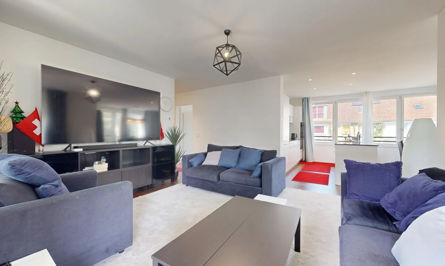 Neuwertige 3.5-Zimmer-Wohnung mit Balkon und Top-Ausstattung - Photo 2 sur 11