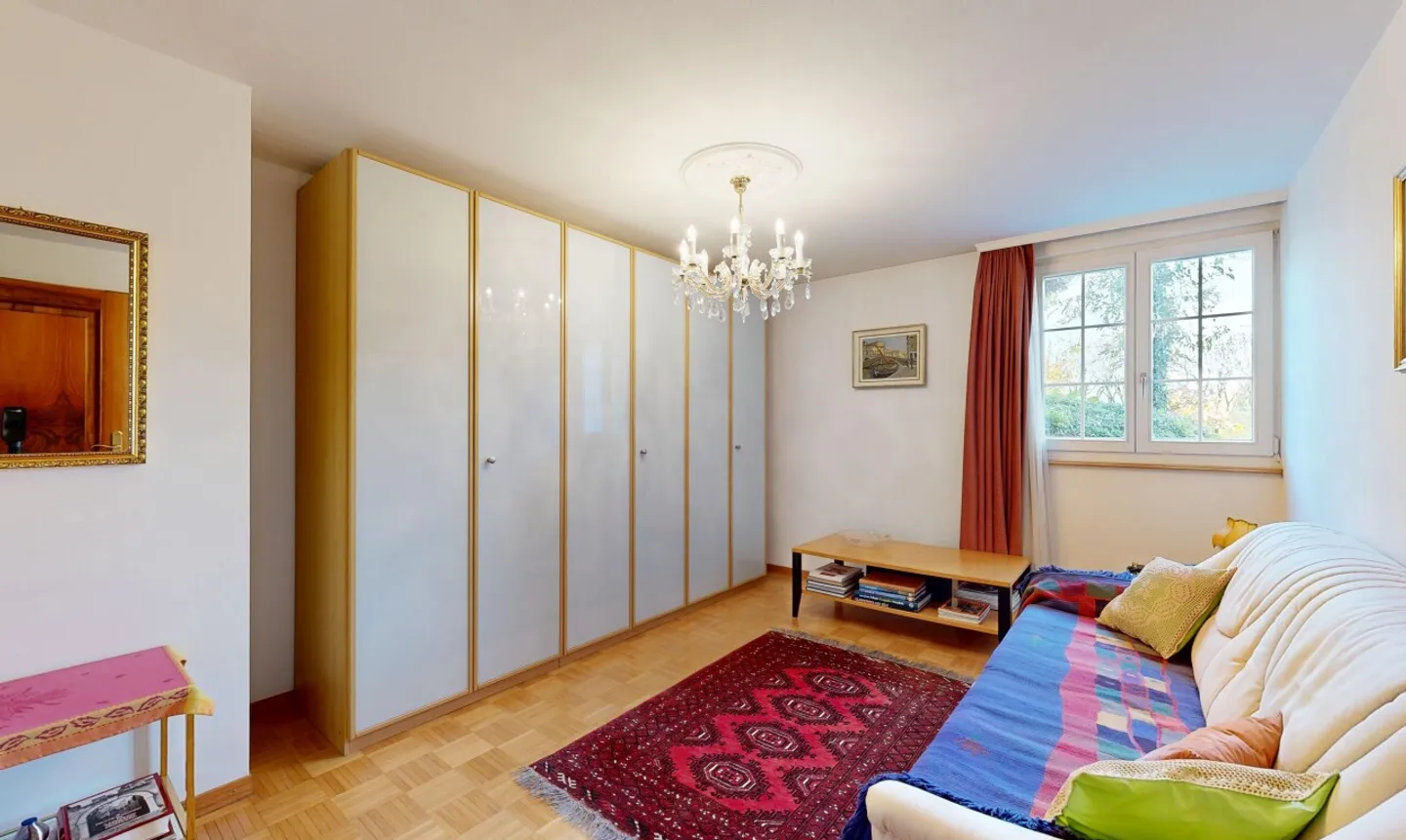 Spaziosa casa multigenerazionale di 8 stanze con 2 unità abitative separate - Foto 9 di 11