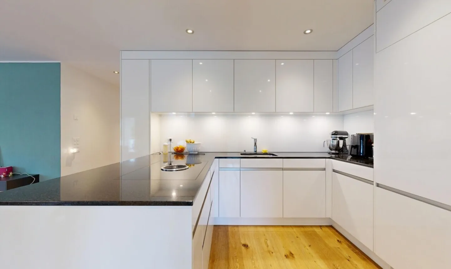 Moderne Wohnung mit grossem Balkon - Foto 2 von 11