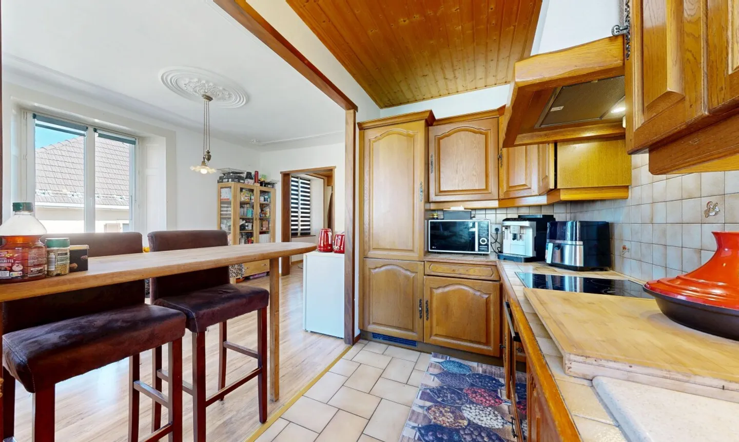 Duplex de caractère avec jardin - Photo 5 sur 13