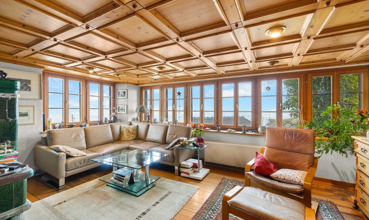 6.5-Zimmer-Eckreihenhaus mit Weitsicht, grossem Garten und Geschichte - Photo 1 of 11