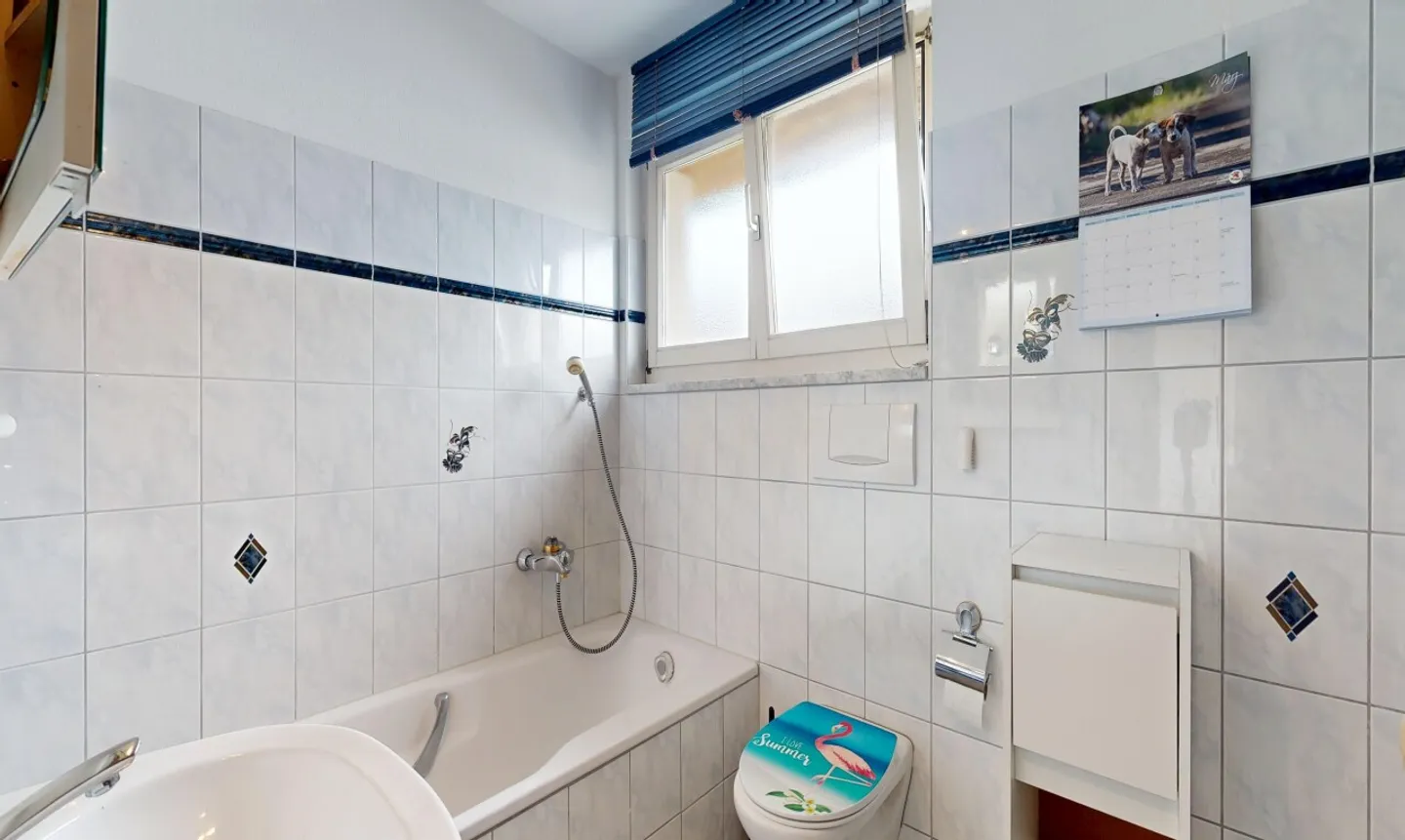 Renovated 5.5-room semi-detached house with large garden and separate garage - Photo 10 of 11