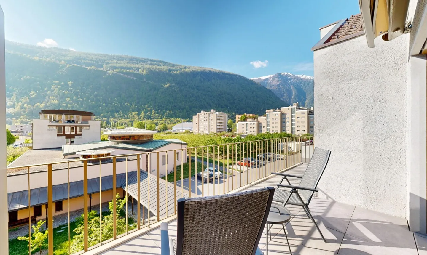 Dachgeschoss 3,5 Zimmer - atemberaubende Aussicht in Martigny - Foto 2 von 11