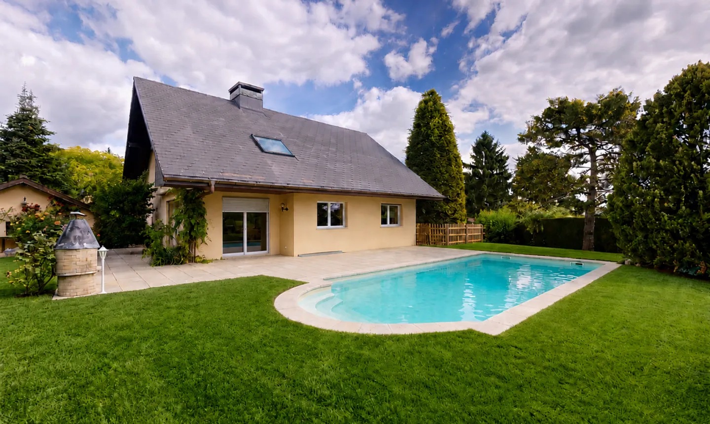 Maison individuelle avec piscine - Photo 1 sur 11