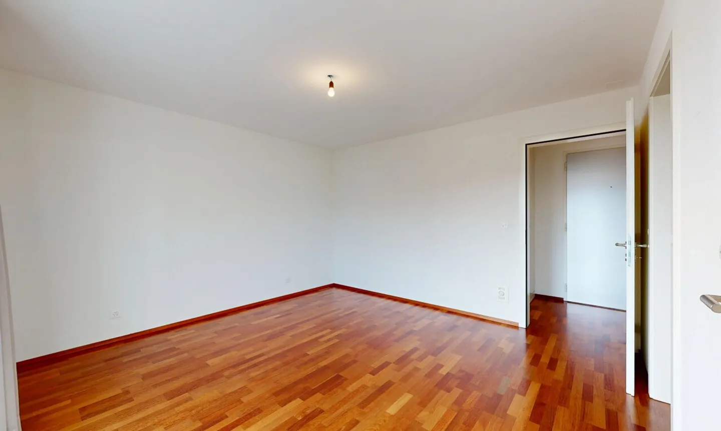 Appartement lumineux avec double salle de bains - Photo 7 sur 11