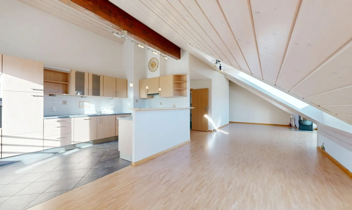 A due passi dalla stazione e a 20 minuti dal centro - Foto 4 di 11