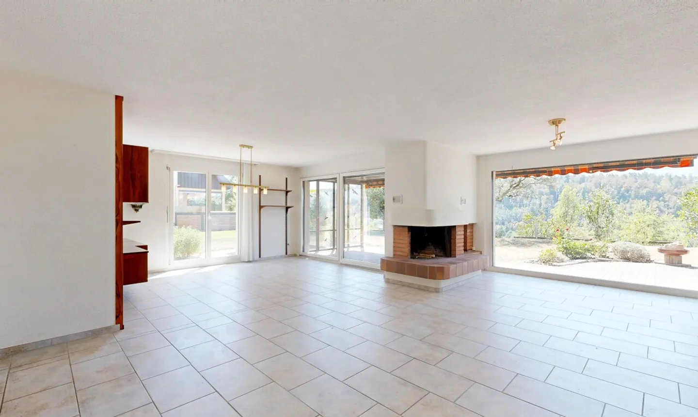 Maison individuelle jumelée avec vue dégagée et jardin spacieux - Photo 3 sur 11