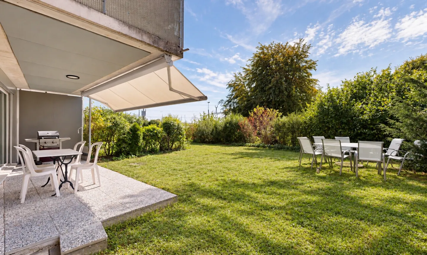 3.5 stanze pronte da vivere con giardino, stazione di Cornaux a 5 minuti a piedi - Foto 1 di 11