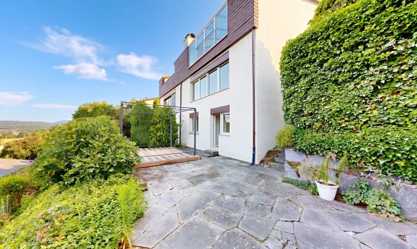 Sonniges Doppeleinfamilienhaus - Foto 1 von 11