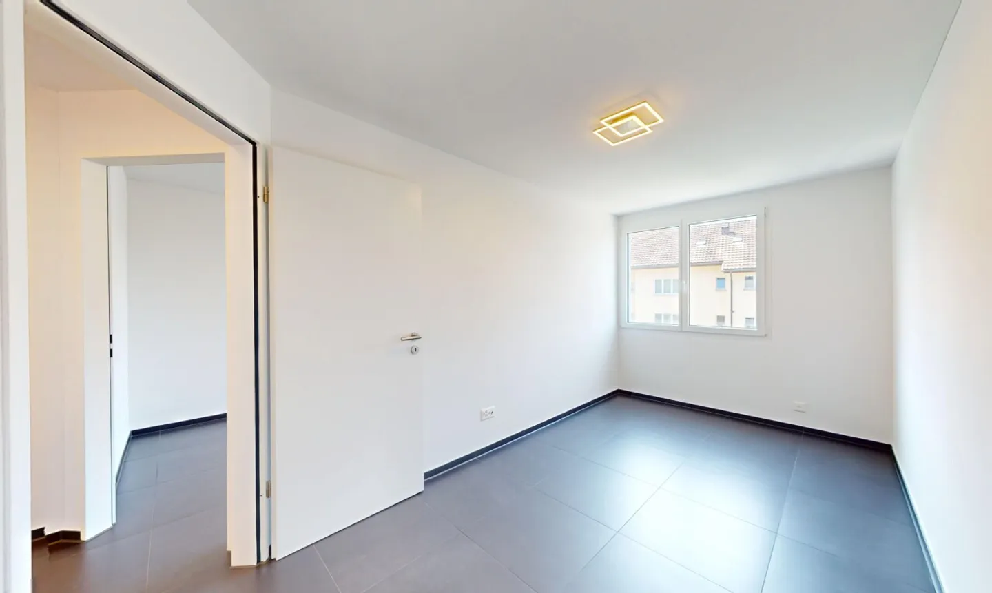 Appartamento duplex moderno e ristrutturato con area giardino - Foto 10 di 11