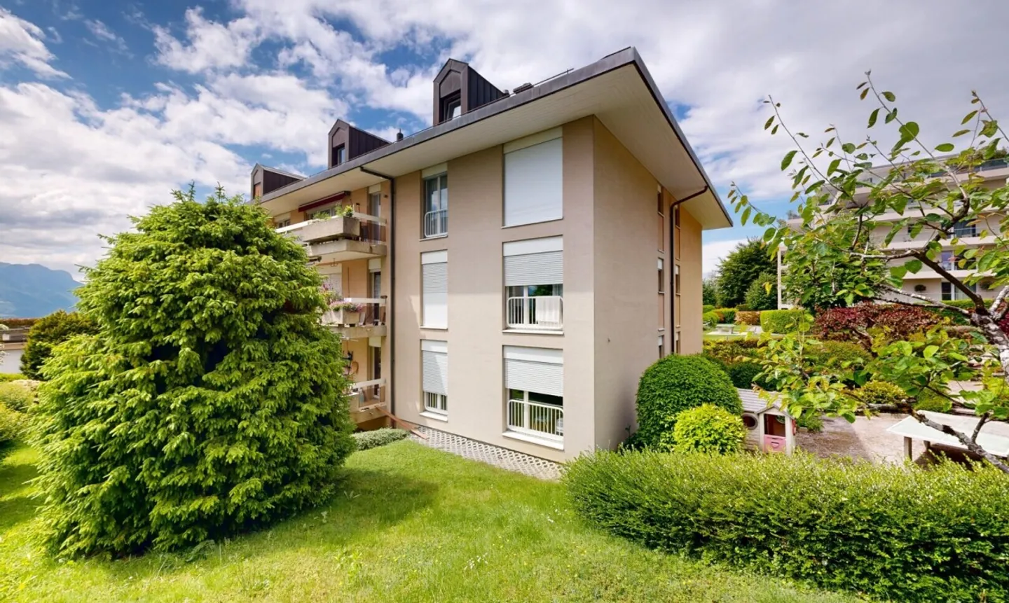 3.5-room apartment with balcony – Rental investment, Chernex - Photo 1 of 9