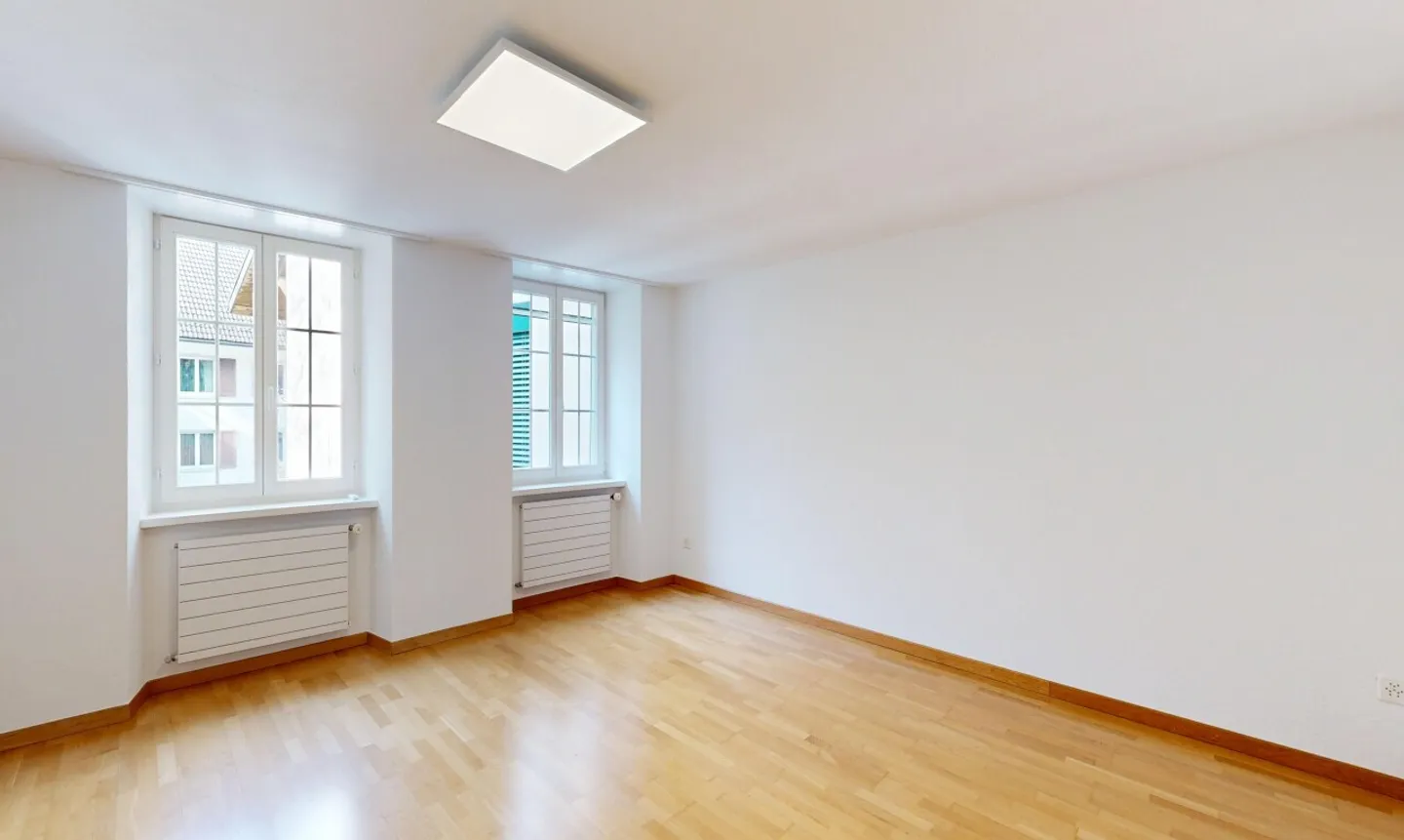 Charmante und grosszügige 3.5-Zimmer Wohnung mit privatem Garten! - Foto 5 di 11
