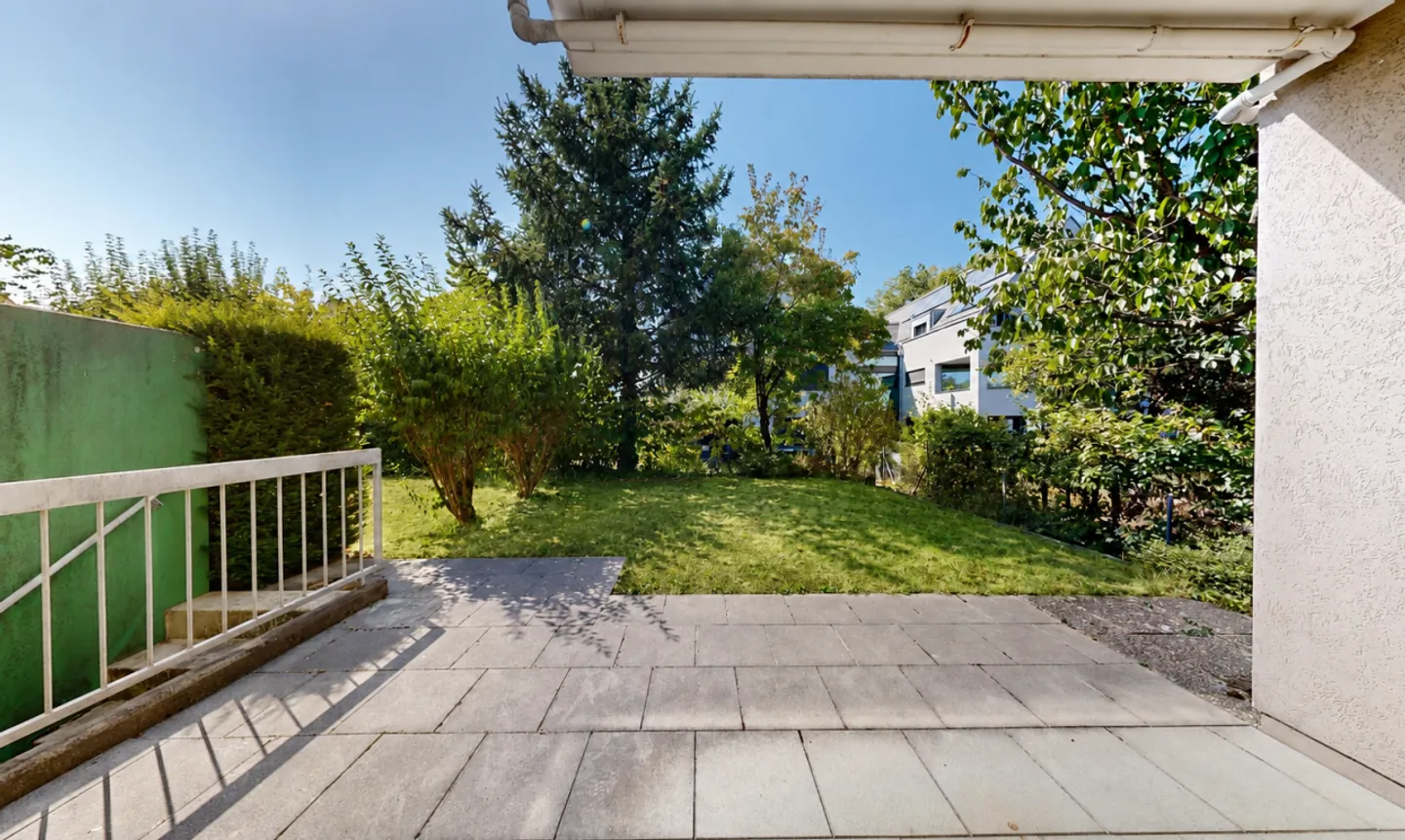 Semi-Detached House with Garden and Great Design Potential - Photo 3 of 11