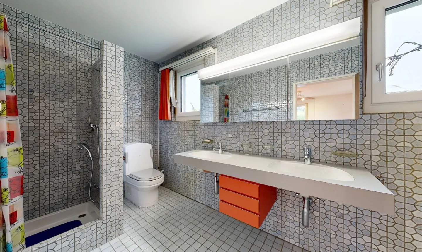 Charming, detached 6.5-room single-family home with large outdoor area - Photo 10 of 11