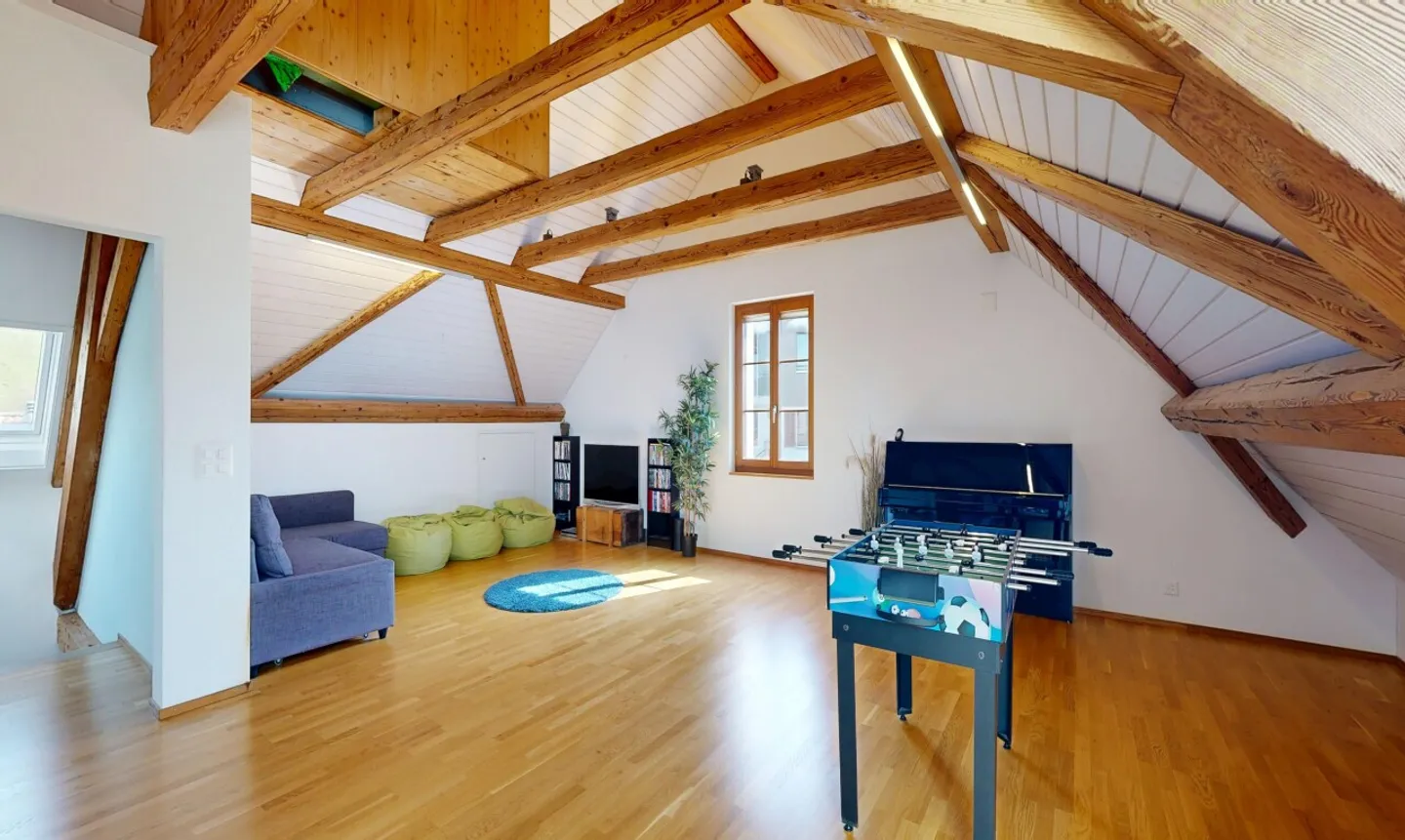 Charming property with plenty of space and modern technology - Photo 10 of 11