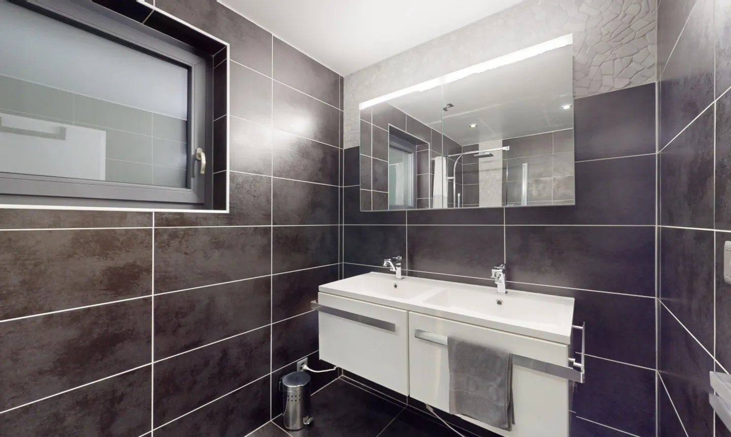 Exceptional House in Vionnaz: Ideal Setting and Breathtaking View - Photo 10 of 13