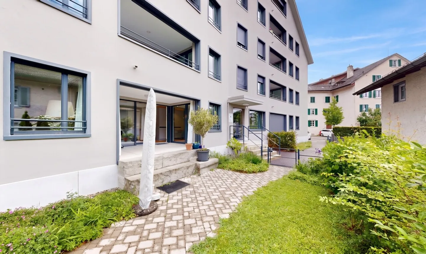 Modern new apartment in family-friendly location of Uster - Photo 1 of 11