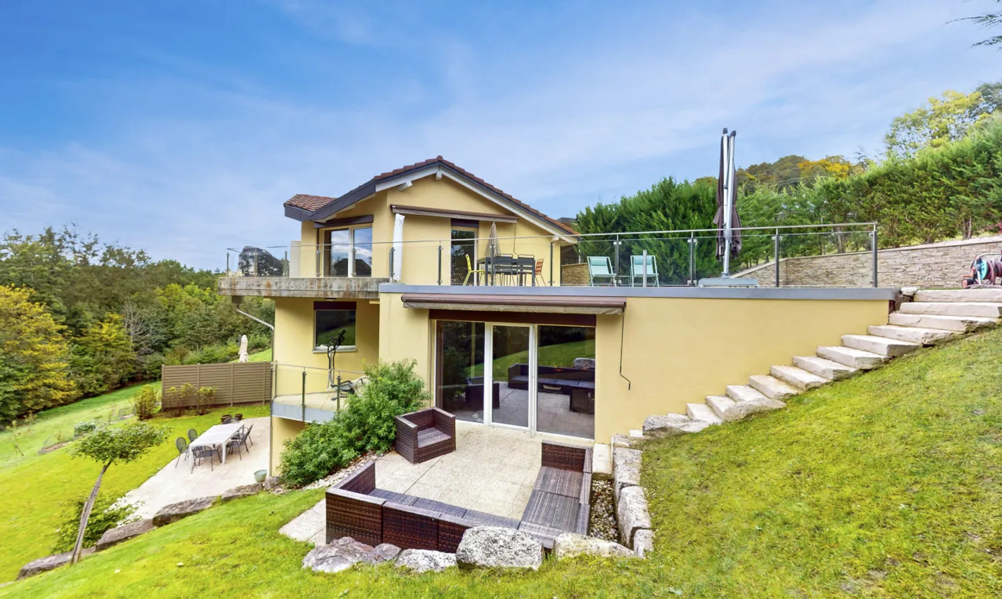 Wunderschönes Einfamilienhaus in absoluter Ruhe in Belmont-sur-Lausanne - Foto 1 von 13