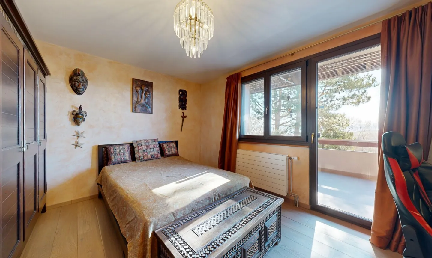 5 minutes from Aubonne: large villa nestled in a green setting - Photo 8 of 13