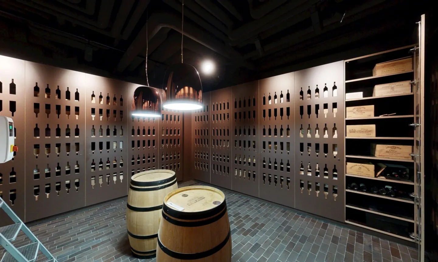 Luxury Studio in "The Metropolitans" - Photo 5 of 9