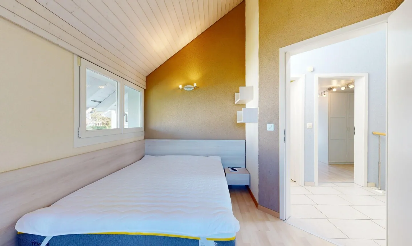 Sunny Family Happiness: 6.5-Room Single-Family House in a Nature-Friendly Location - Photo 11 of 13