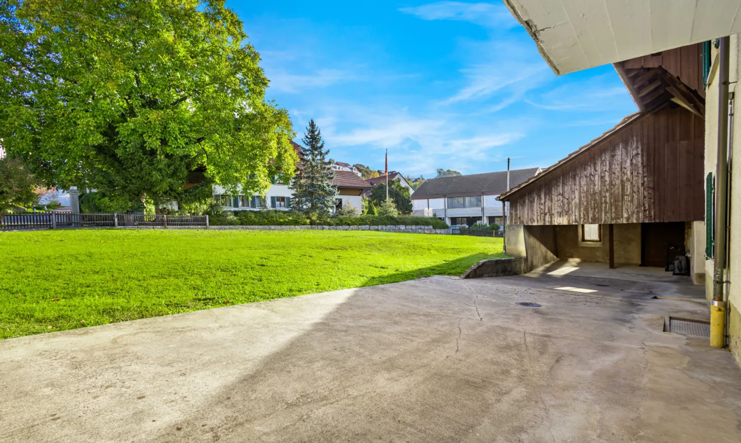 Casa con fascino e opportunità di investimento versatili - Foto 4 di 13