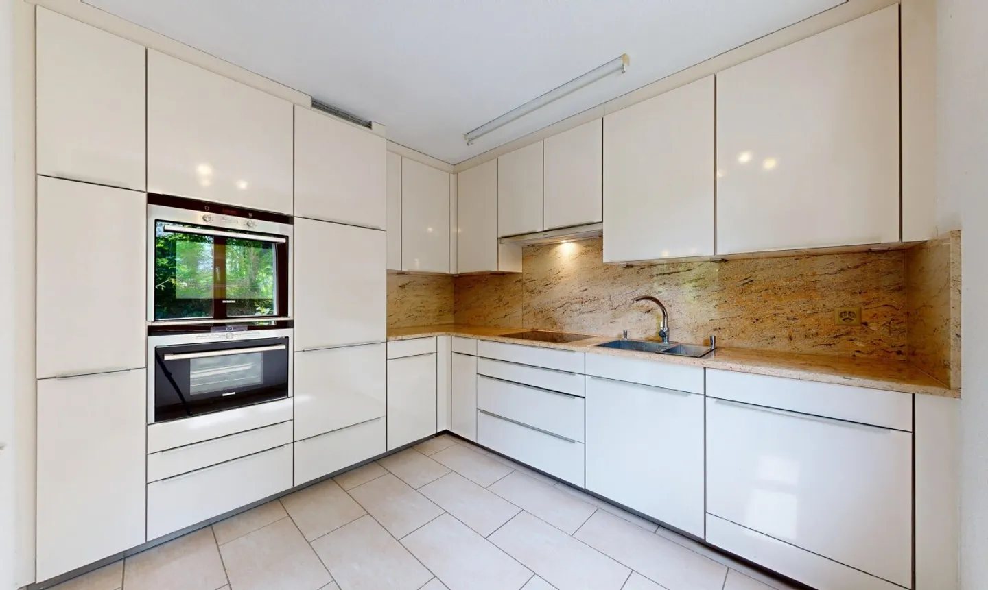 Maison individuelle avec beaucoup de potentiel dans un quartier résidentiel calme - Photo 4 sur 11