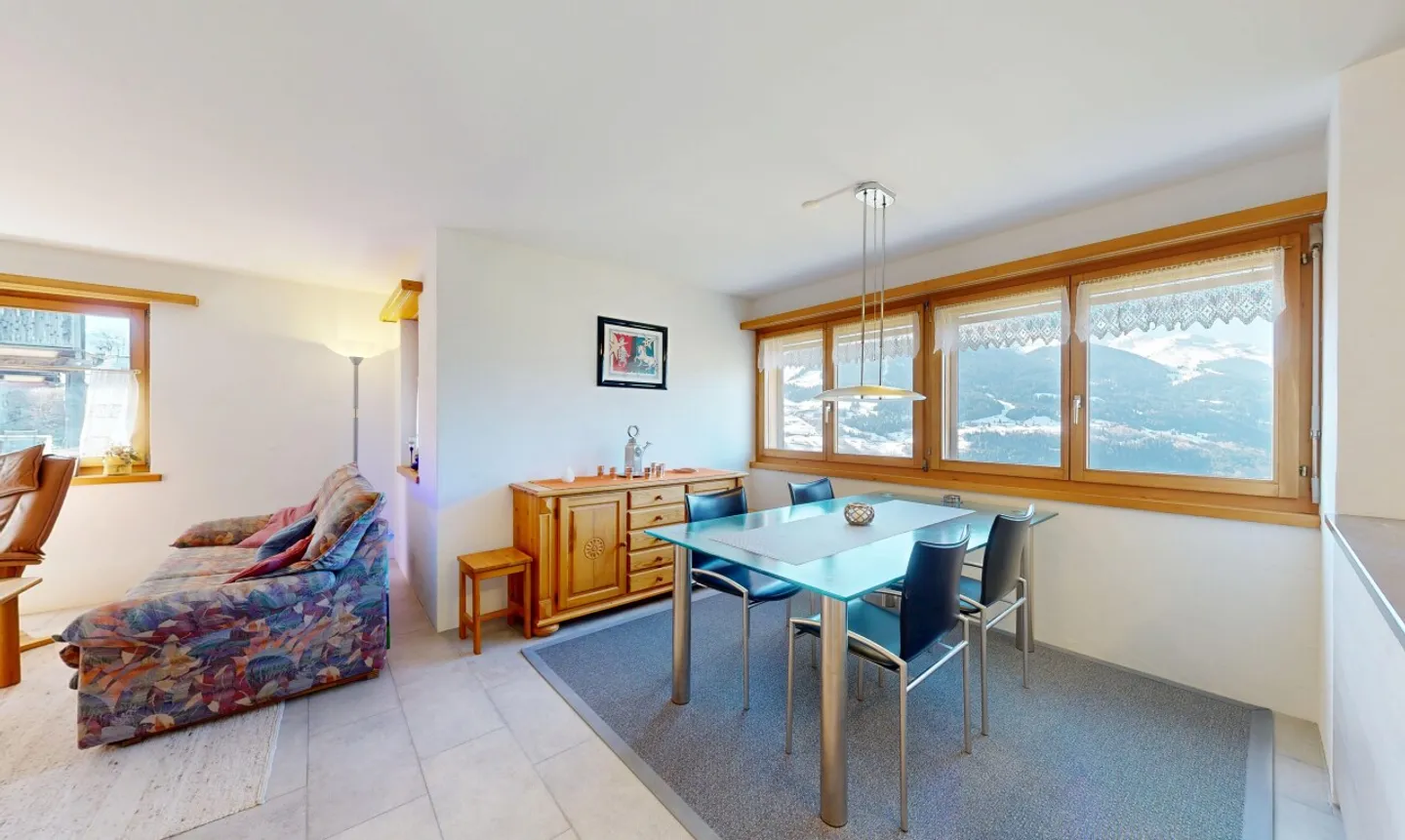 3.5-room apartment with panoramic view & fireplace in Brigels - Photo 5 of 11