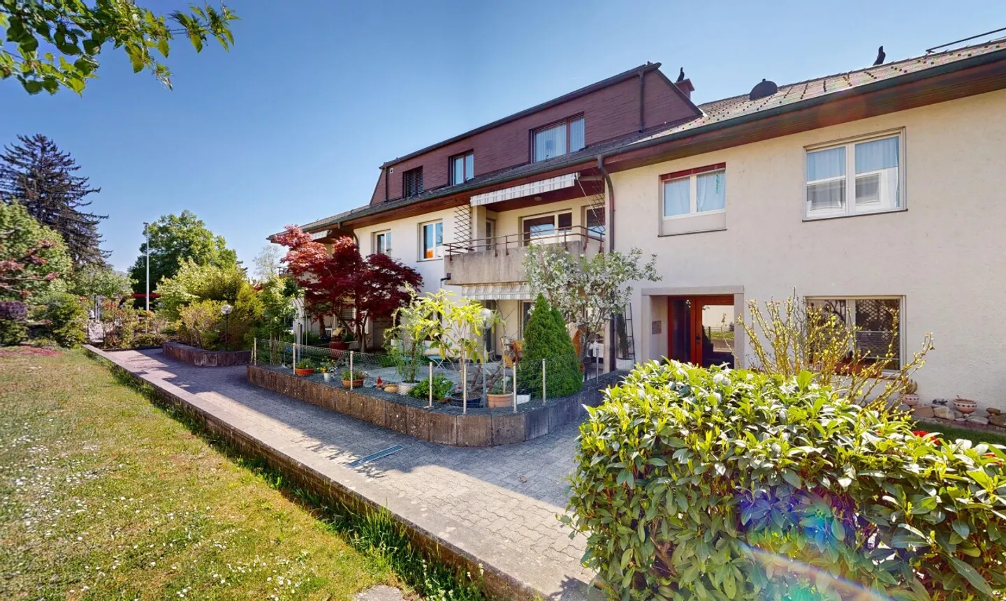 Grosszügige 5-Zimmer-Wohnung mit Balkonen - Foto 1 von 11