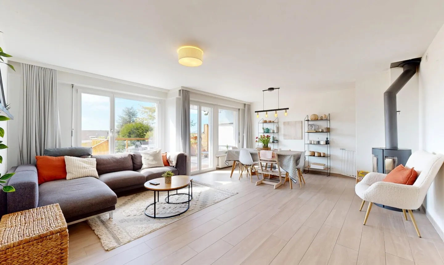 Renovated family house in the heart of Blonay, just steps from the center - Photo 1 of 11