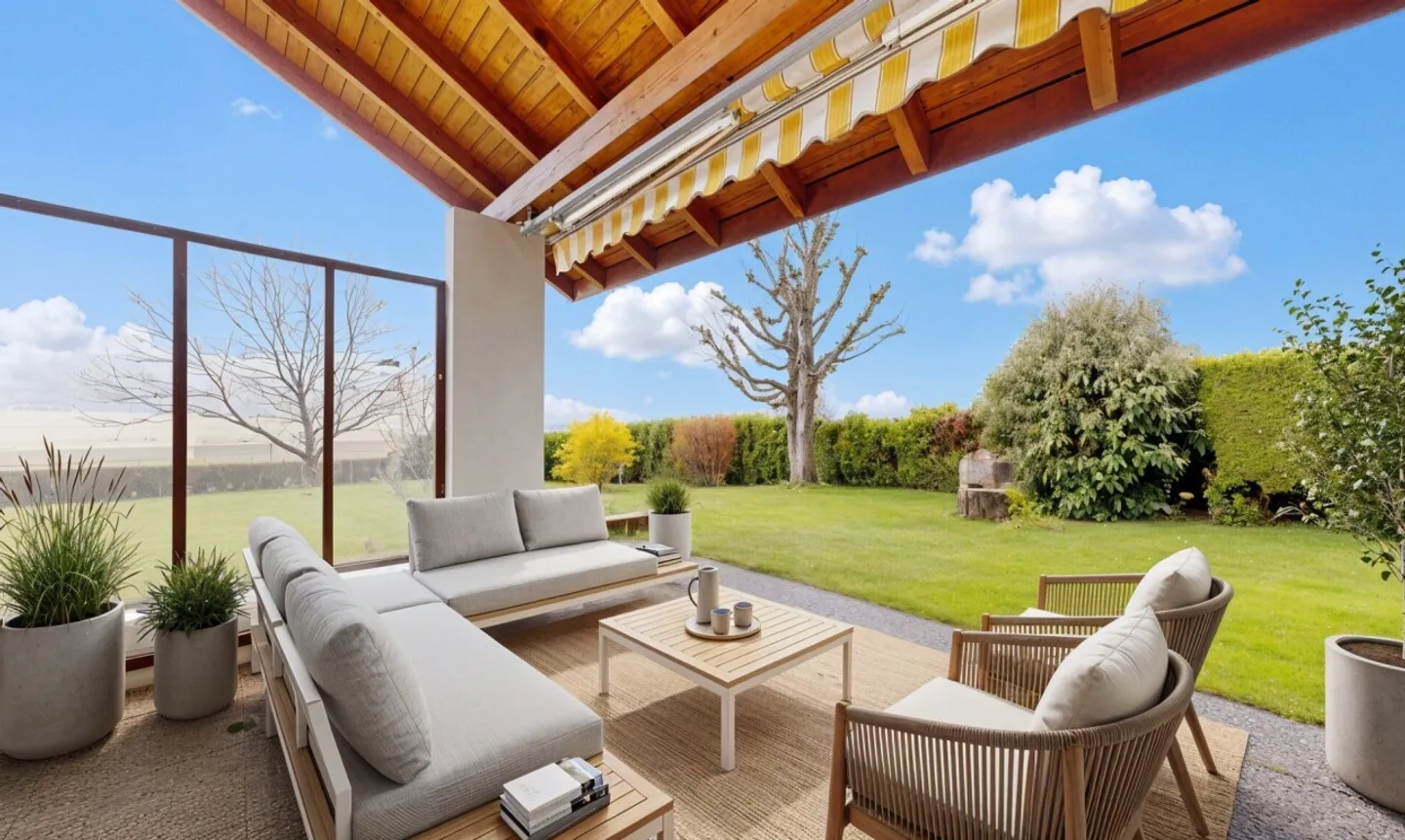 Casa di architetto in un contesto verde! - Foto 1 di 11