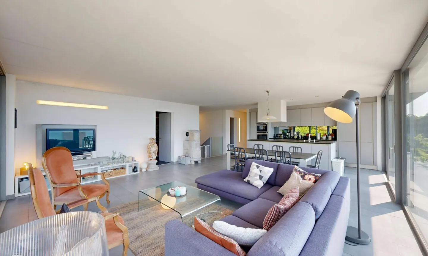 Contemporary Villa with Panoramic View - Photo 4 of 11
