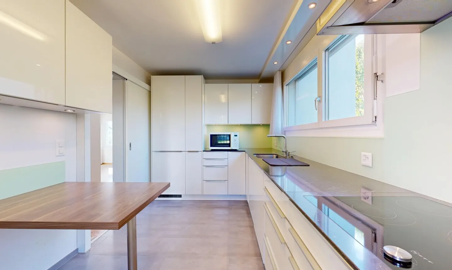Modernized 5½-room house with ground probe and large garden - Photo 2 of 11