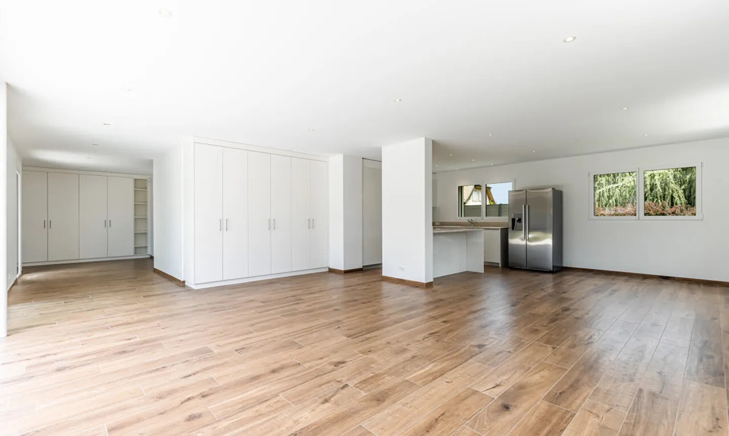 New semi-detached house with garden, beautiful volumes and careful finishes - Photo 5 of 11