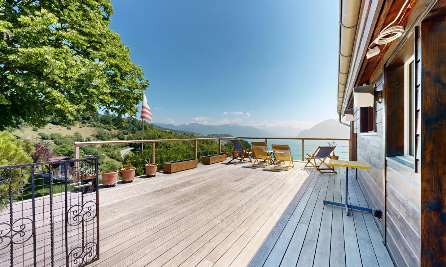 Chalet with Lake and Mountain Views - Photo 2 of 11