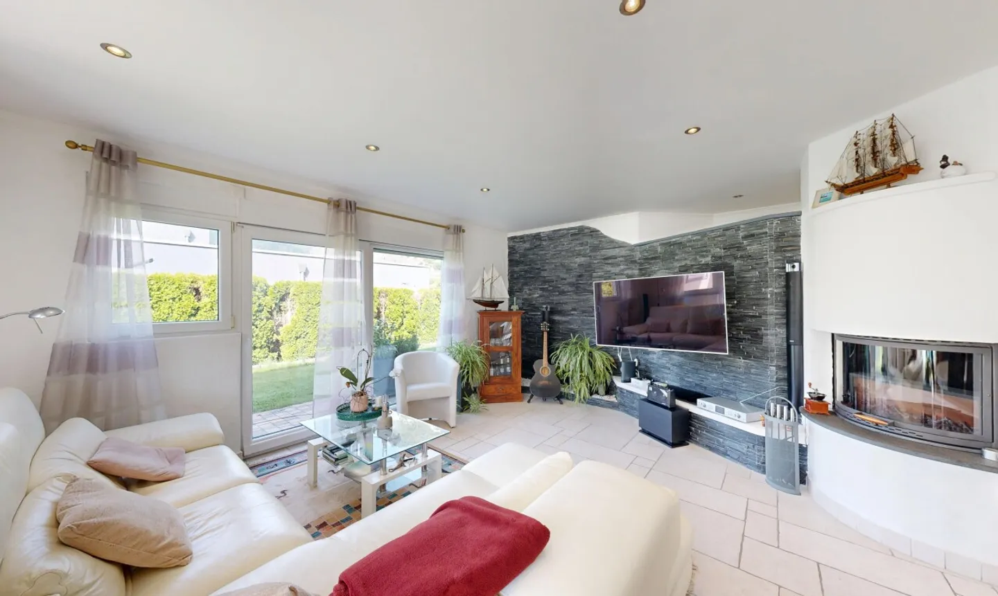 Stunning 6.5 Villa of 190m² with recent pool & garden - Photo 5 of 11