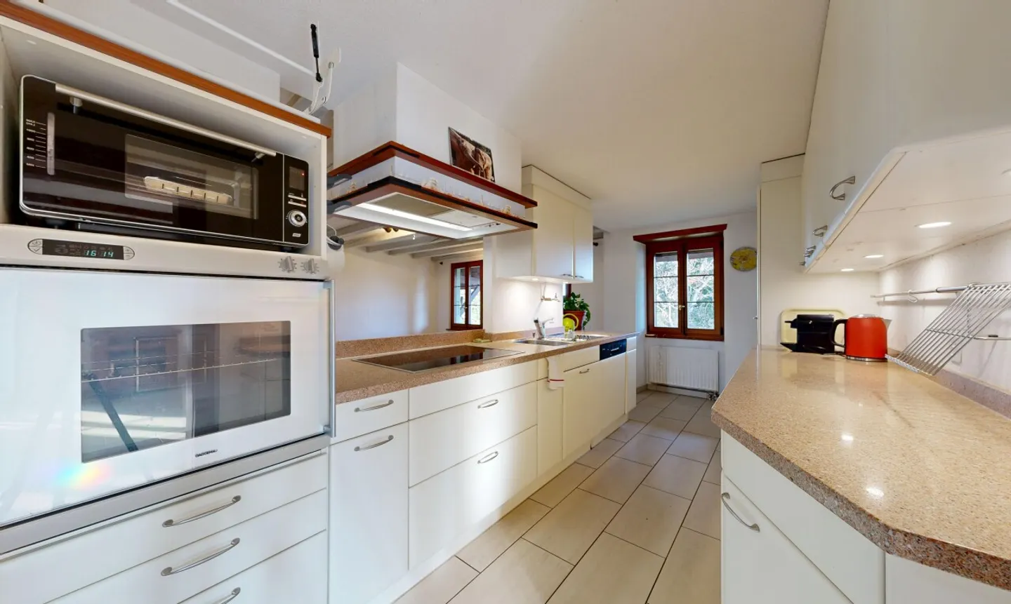 CHARMANTER DUPLEX MIT GROSSEN ENTWICKLUNGSMÖGLICHKEITEN IN SOTTENS 5.5p - Foto 3 von 13