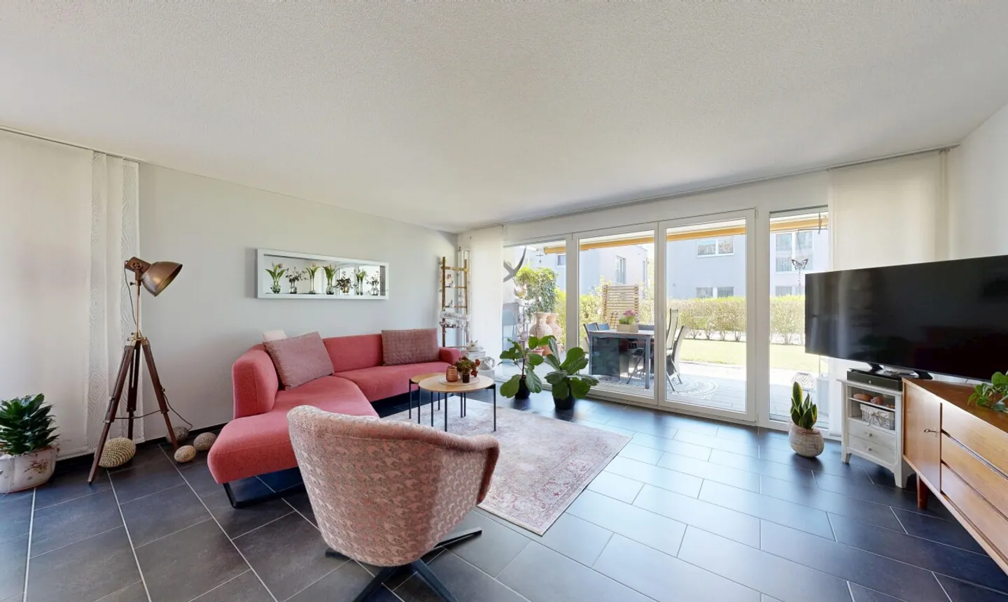 Moderne Gartenwohnung mit Terrasse - Foto 3 von 11