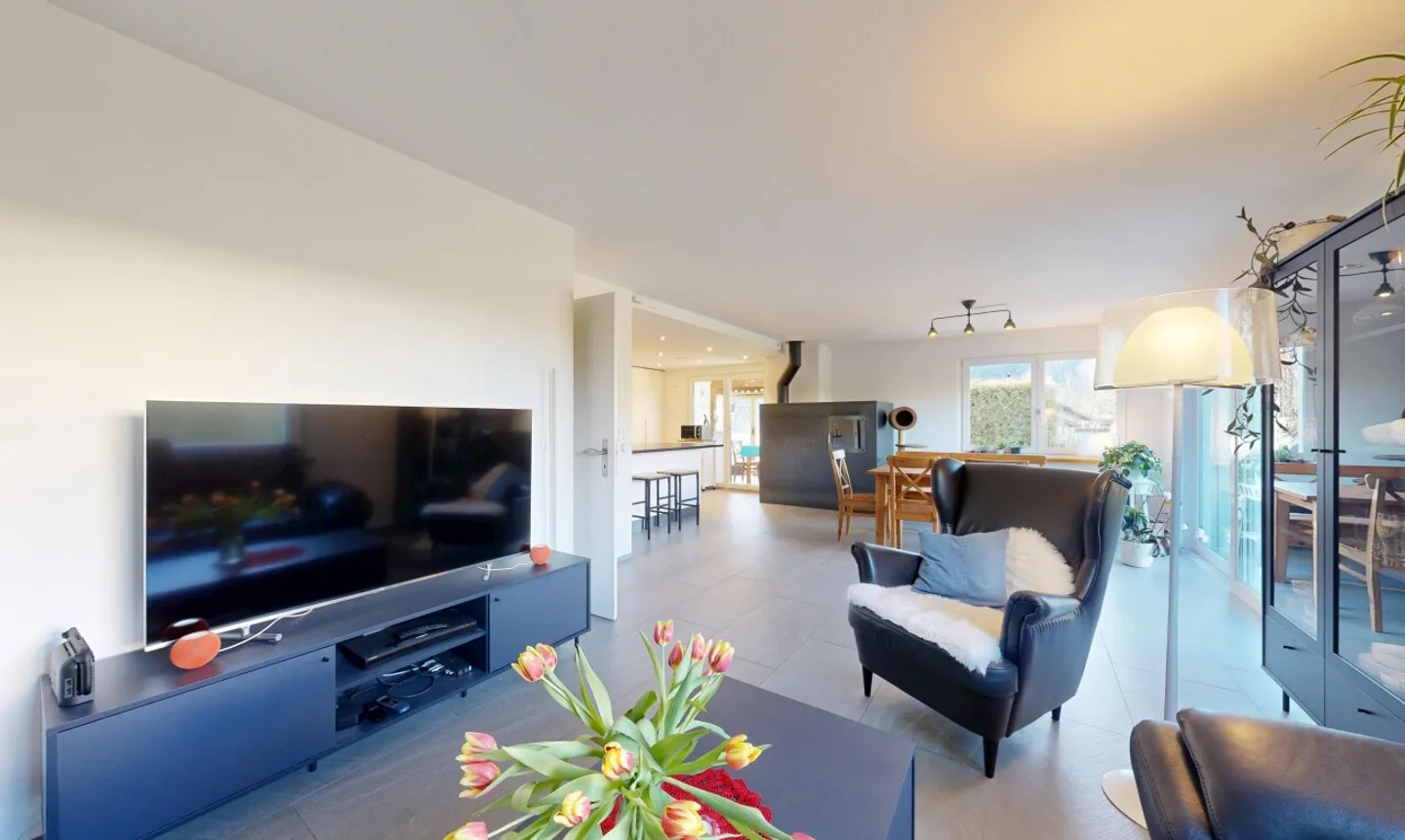 Family house with plenty of space, winter garden and sunny terrace - Photo 7 of 11