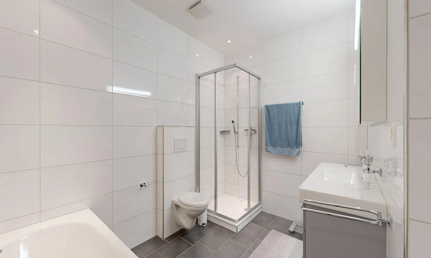 Moderno appartamento con terrazza di 4,5 stanze con vista mozzafiato - Foto 9 di 11