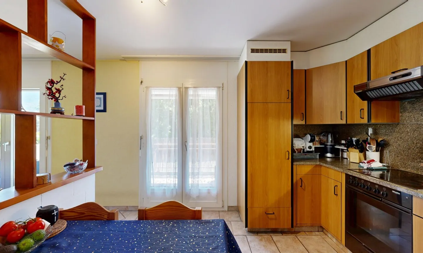 3.5 Room Apartment with Garage - Photo 4 of 11